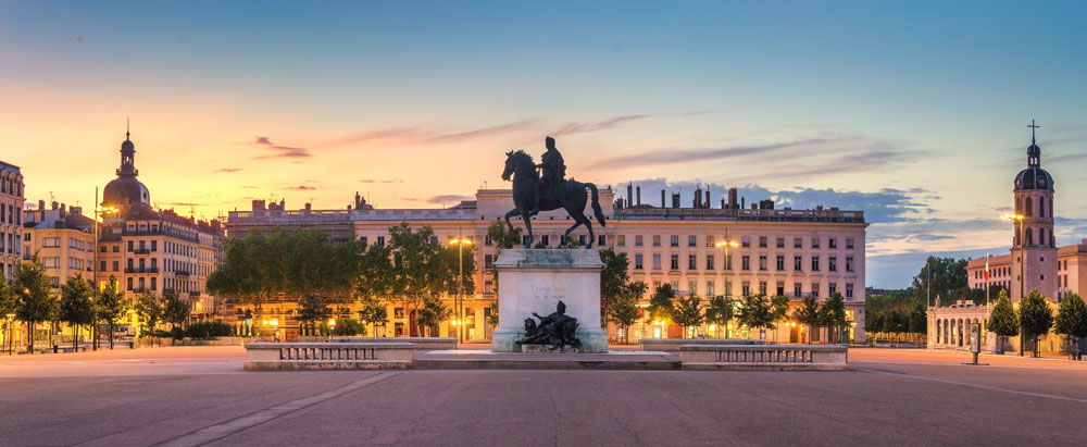 Place de Bellecour in Lyon mit der Statue von Louis XIV