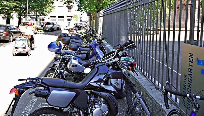 Parkieren bei Schulen Basel