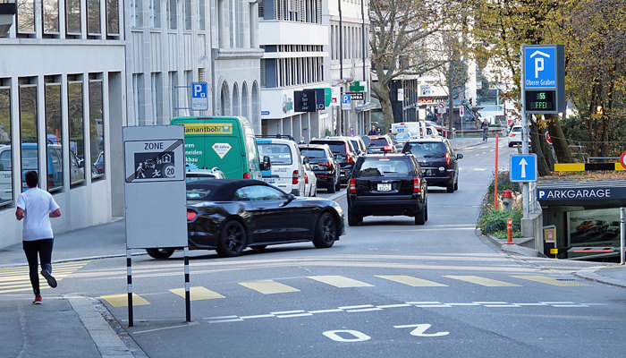 Schulen St.Gallen können mit dem Auto erreicht werden - es gibt einige Parkmöglichkeiten