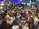 Sprachaufenthalt England - All-you-can-eat-Restaurant mit Freunden aus aller Welt