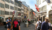 Schulen Zürich: Viele Einkaufsmöglichkeiten locken im Stadtkern