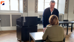 Vorschaubild des Videos «Direktionsassistentin-Ausbildung - danach nur "Kopier- und Kaffeedame" im Vorzimmer?»