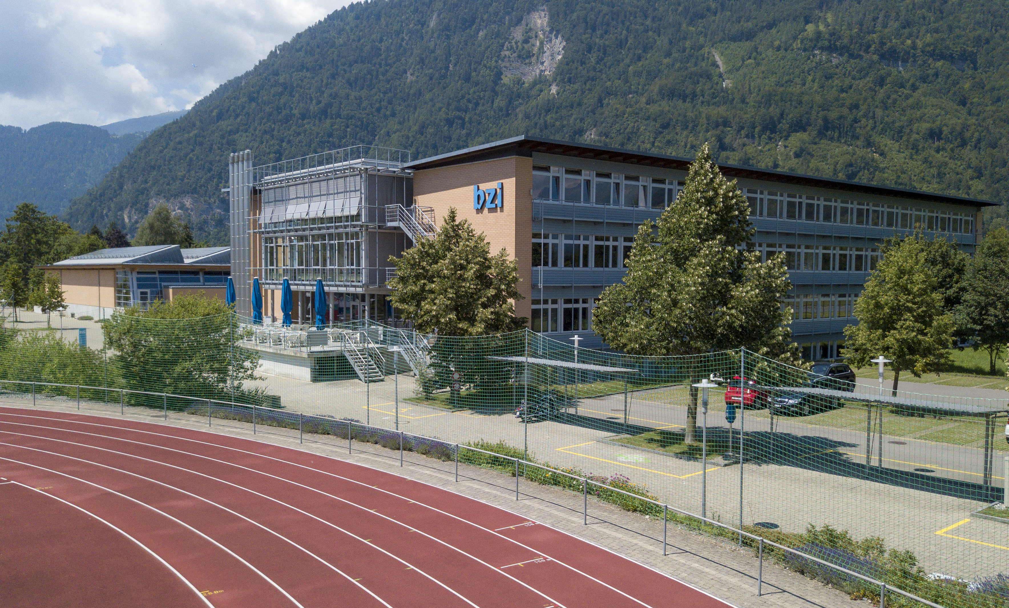 Schulhaus Interlaken bzi