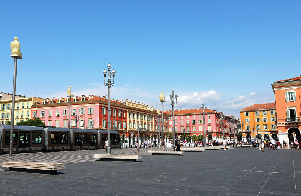 Der Place Masséna – wichtiger Treffpunkt im Zentrum von Nizza