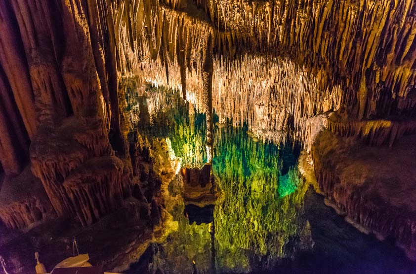 Die bekannteste aller Grotten Mallorcas: Die Cuevas del Drach“ (Drachenhöhle)