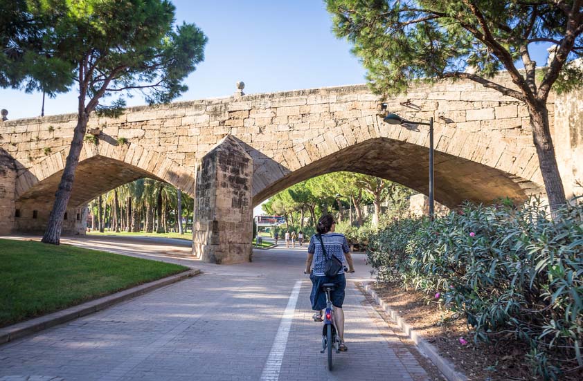 Das Fahrrad ist eines der beliebtesten Fortbewegungsmittel in Valencia