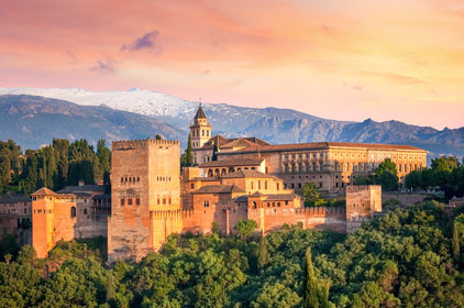 El Alhambra: bis heute Zeuge der bewegten Geschichte Andalusiens