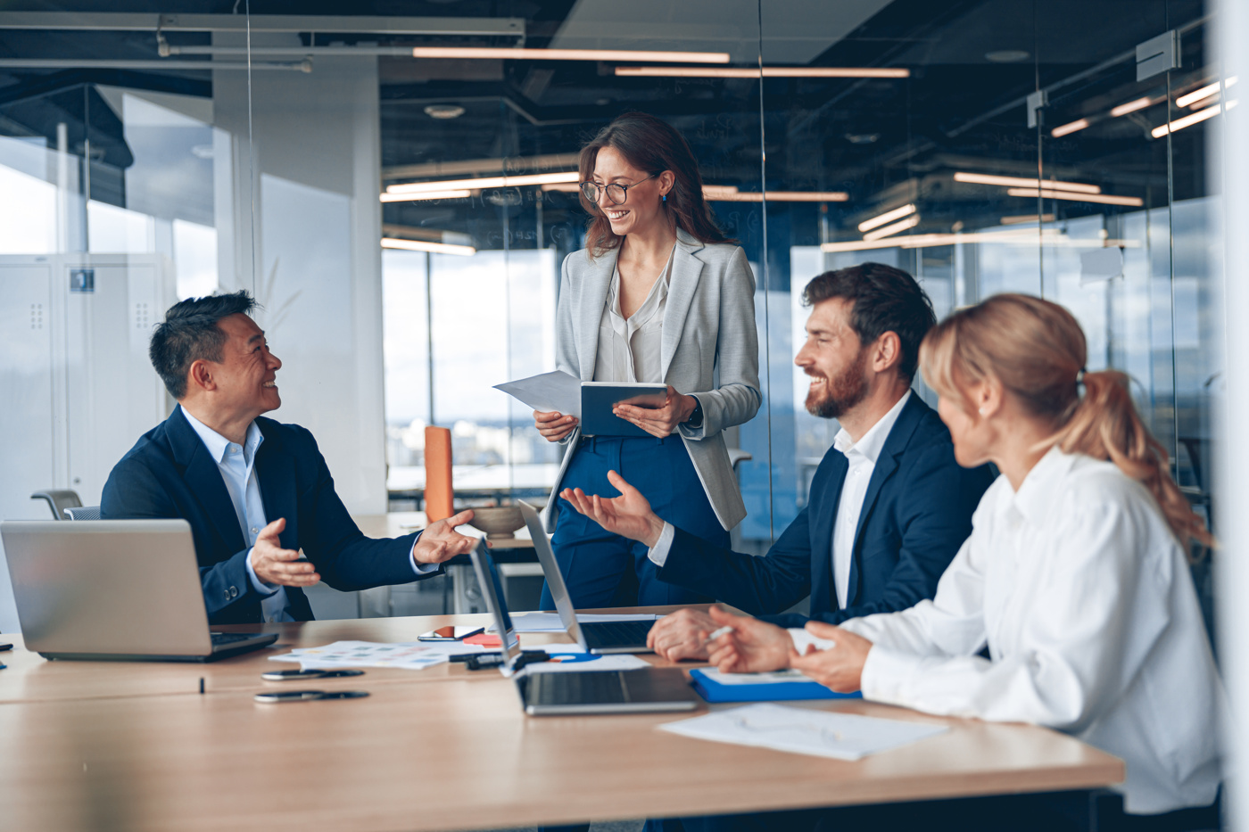 Purchasing managers with a federal diploma discuss the current market situation.