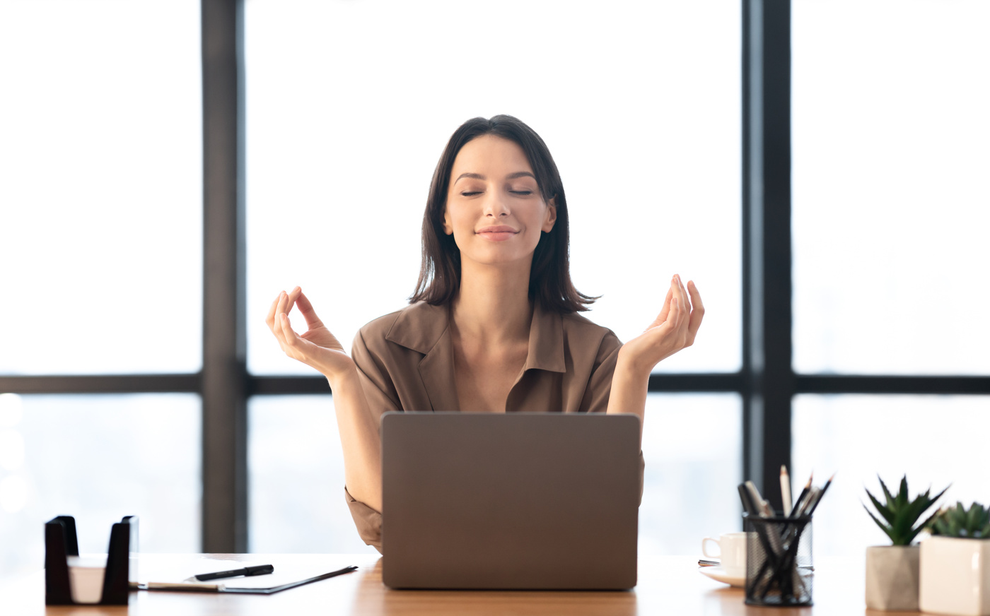 Stress coach supports client in learning relaxation techniques as stress coaching