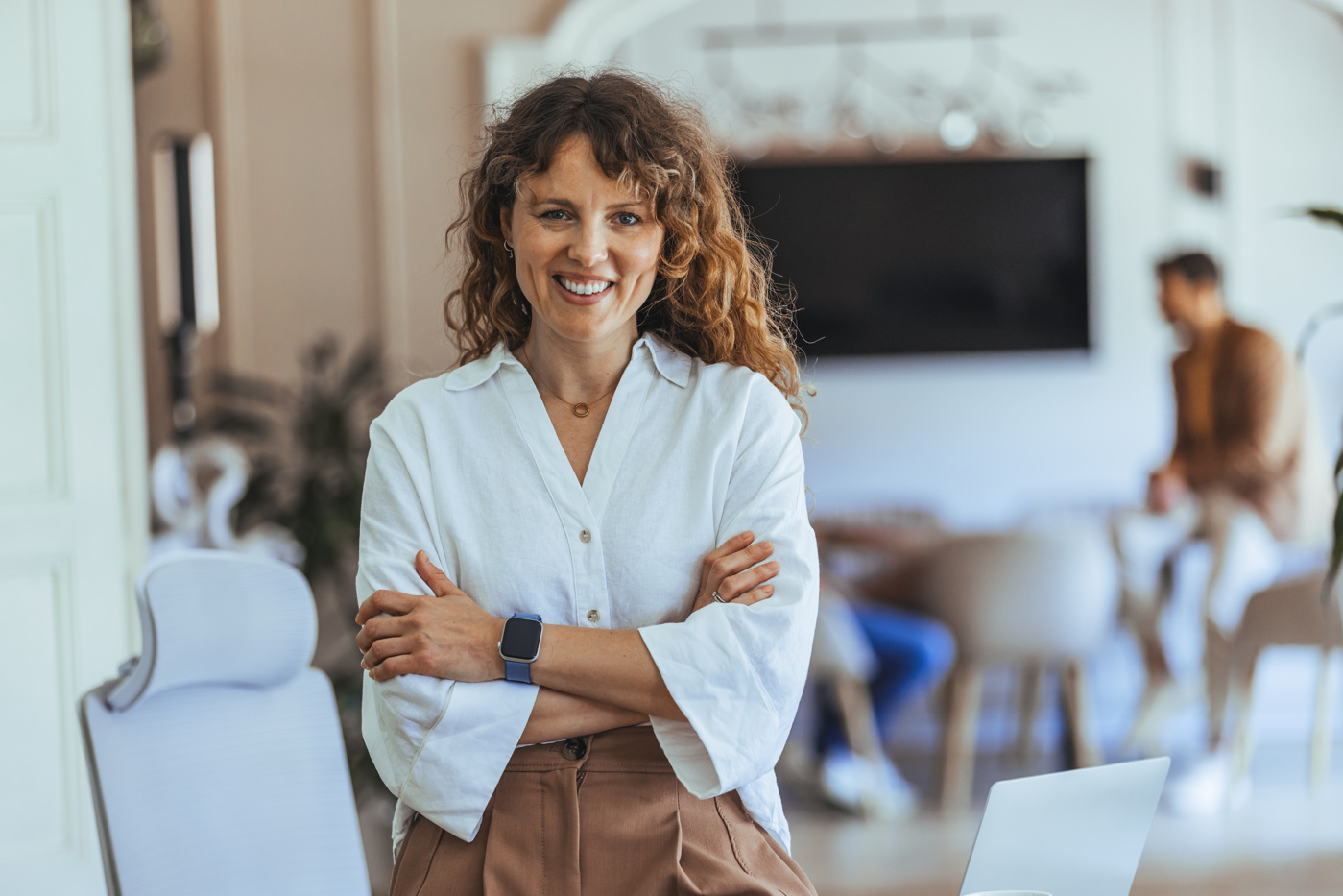 Une participante motivée au séminaire de développement personnel sur son chemin vers le développement personnel