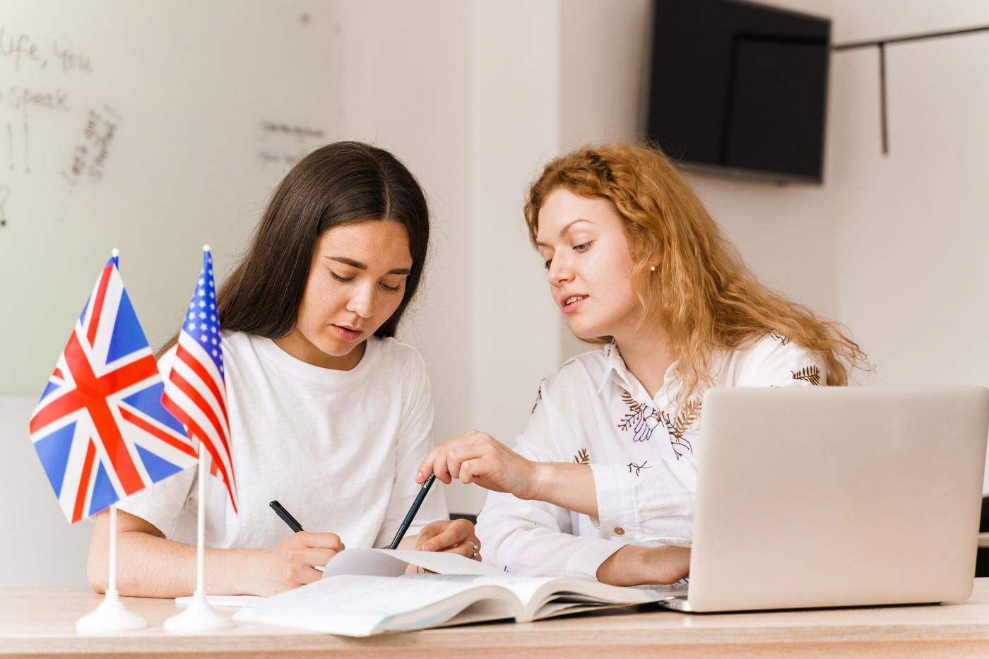Les cours d'anglais privés ou le coaching aident Sandra à améliorer son anglais de manière ciblée.
