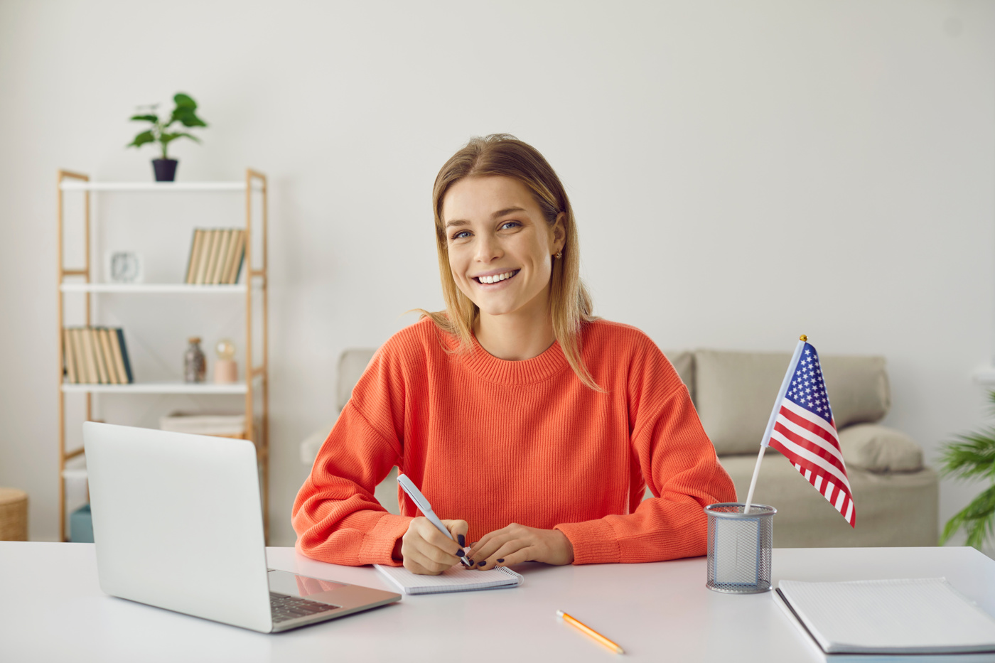 Elena ha scelto il miglior corso di diploma di inglese tra una vasta gamma di corsi di diploma di inglese per ottenere un diploma di inglese.