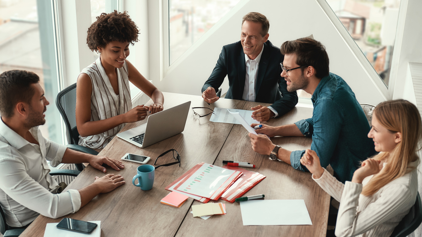 Dopo una formazione come economista aziendale, Michael ha assunto una posizione manageriale nel settore del marketing.